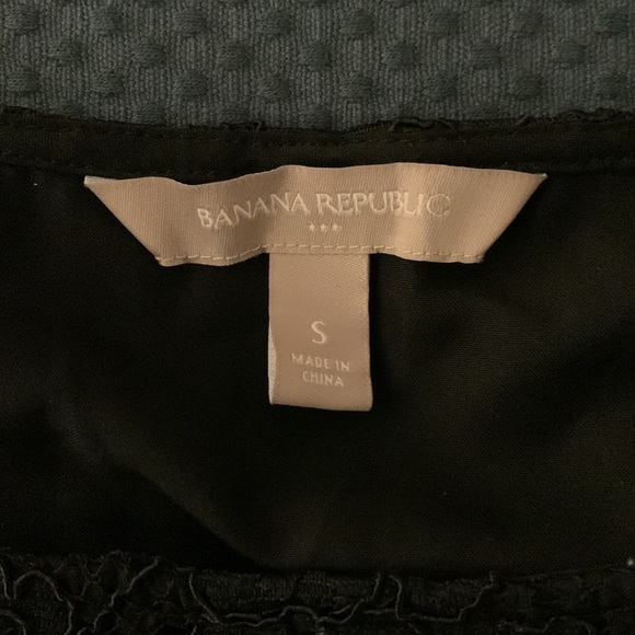 Banana Republic navy lace top - Picture 3 of 3